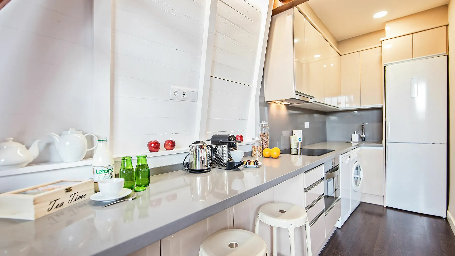 Sweet Inn Apartments Plaza Catalunya - City Centre Barcelona 4*,  Spanien